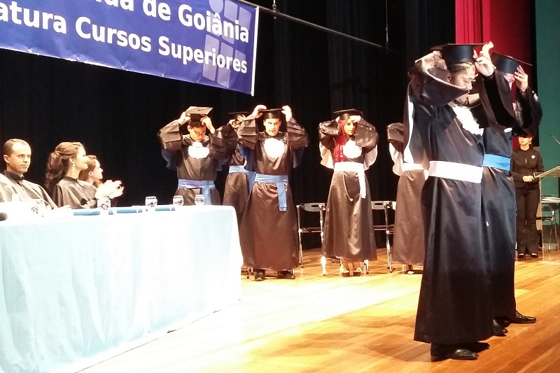 A colação de grau dos cursos de Engenharia Civil e Licenciatura em Dança do IFG - Câmpus Aparecida de Goiânia foi realizada no Teatro IFG - Câmpus Goiânia A colação de grau dos cursos de Engenharia Civil e Licenciatura em Dança do IFG - Câmpus Aparecida de Goiânia foi realizada no Teatro IFG - Câmpus Goiânia